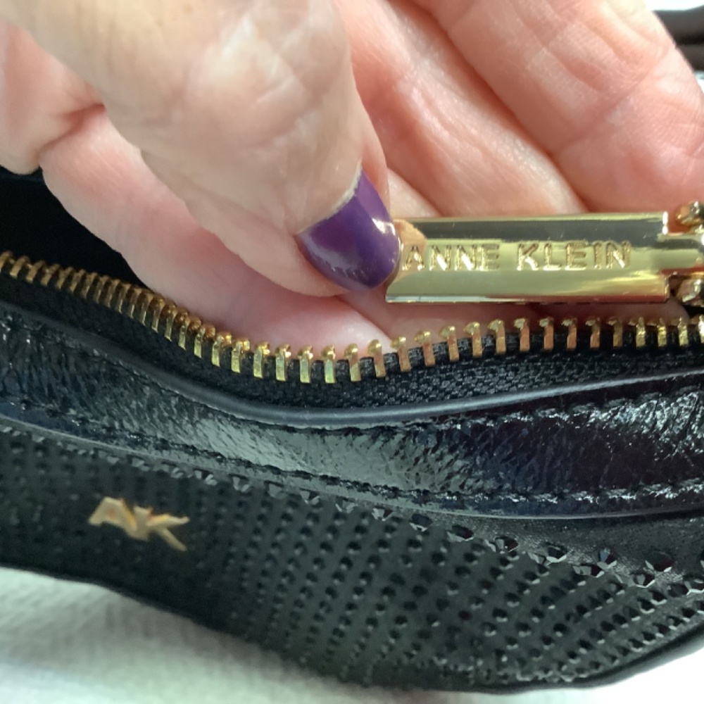 EUC Anne Klein black studded crossbody evening fancy - Picture 10 of 13